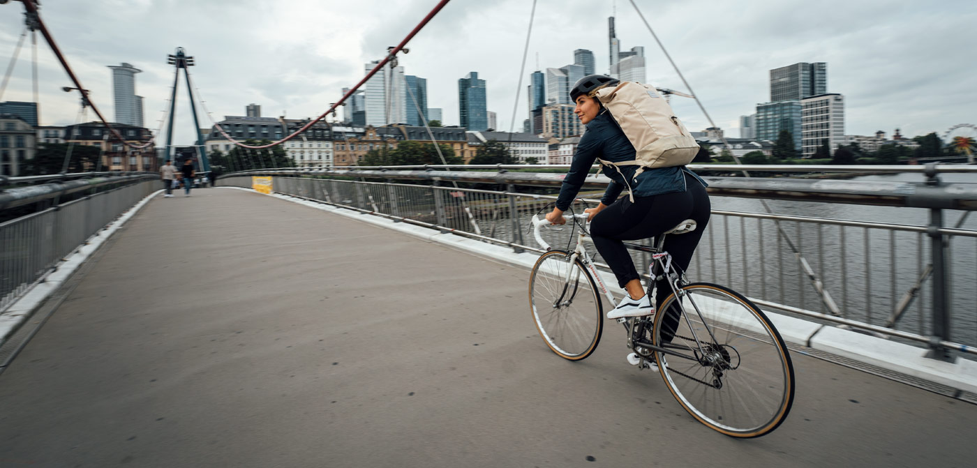 Stadt, Rad, Fahrrad, Stadtbild, Person, Everyday. Tatonka.