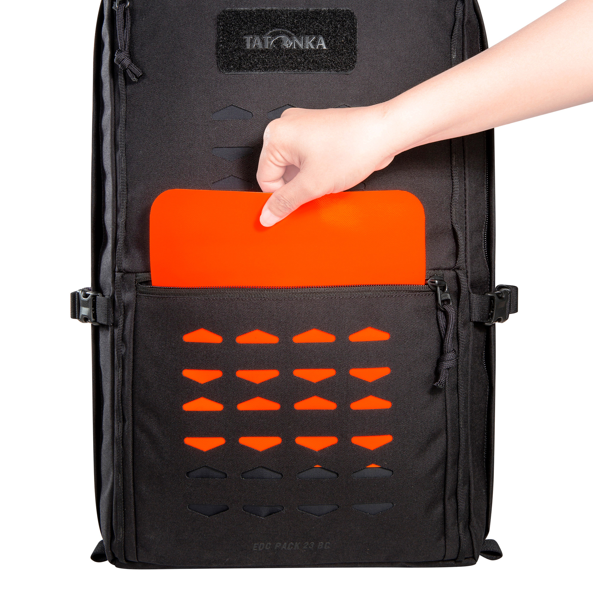 Rucksack, Brieftasche Tasche, orange Karte, Kartenfach, Vorderfach, Tatonka EDC Pack 23 BC black schwarz - Detailansicht