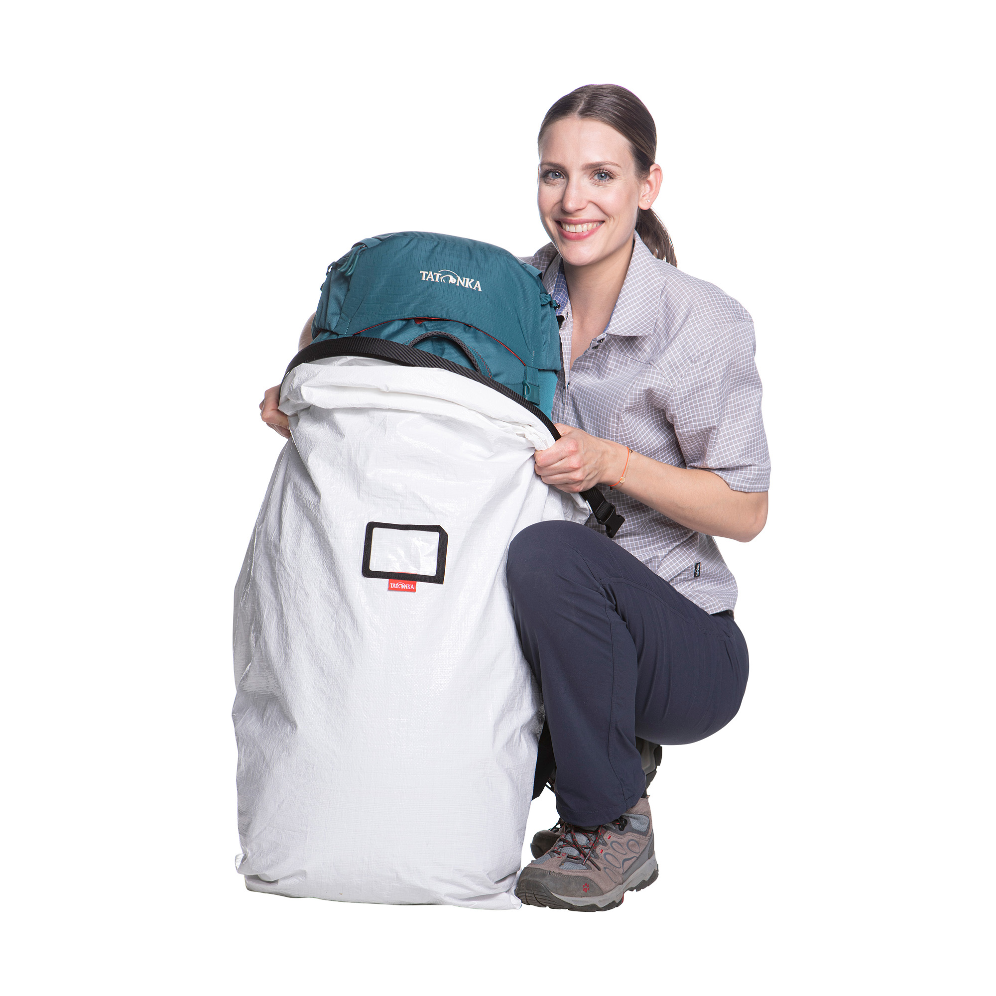 Tatonka Pack Cover Universal white silber Rucksack-Zubehör - Detailansicht Tasche, Person, Rucksack, Schuhwerk, Schuh, Tatonka Pack Cover Universal white silber Rucksack-Zubehör - Detailansicht