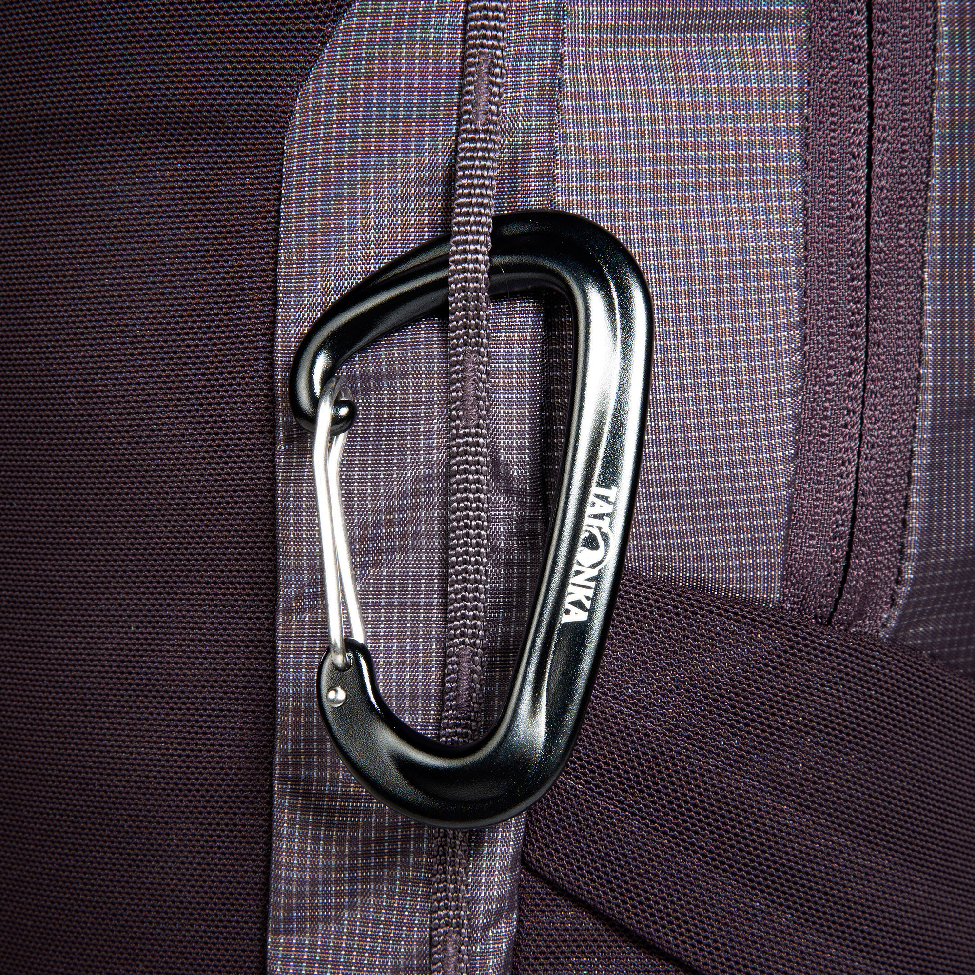 Tatonka Active Pack 10 midnight plum lila Tagesrucksäcke - Detailansicht Zubehor, Tatonka Active Pack 10 midnight plum lila Tagesrucksäcke - Detailansicht