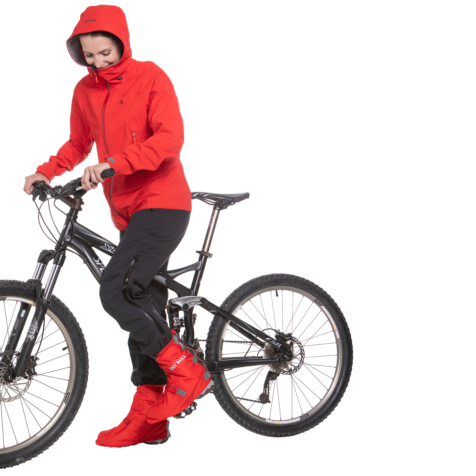 Tatonka Velo Gaiter red rot Gamaschen - Detailansicht Bekleidung, Mantel, Fahrrad, Fahrzeug, Person, Tatonka Velo Gaiter red rot Gamaschen - Detailansicht