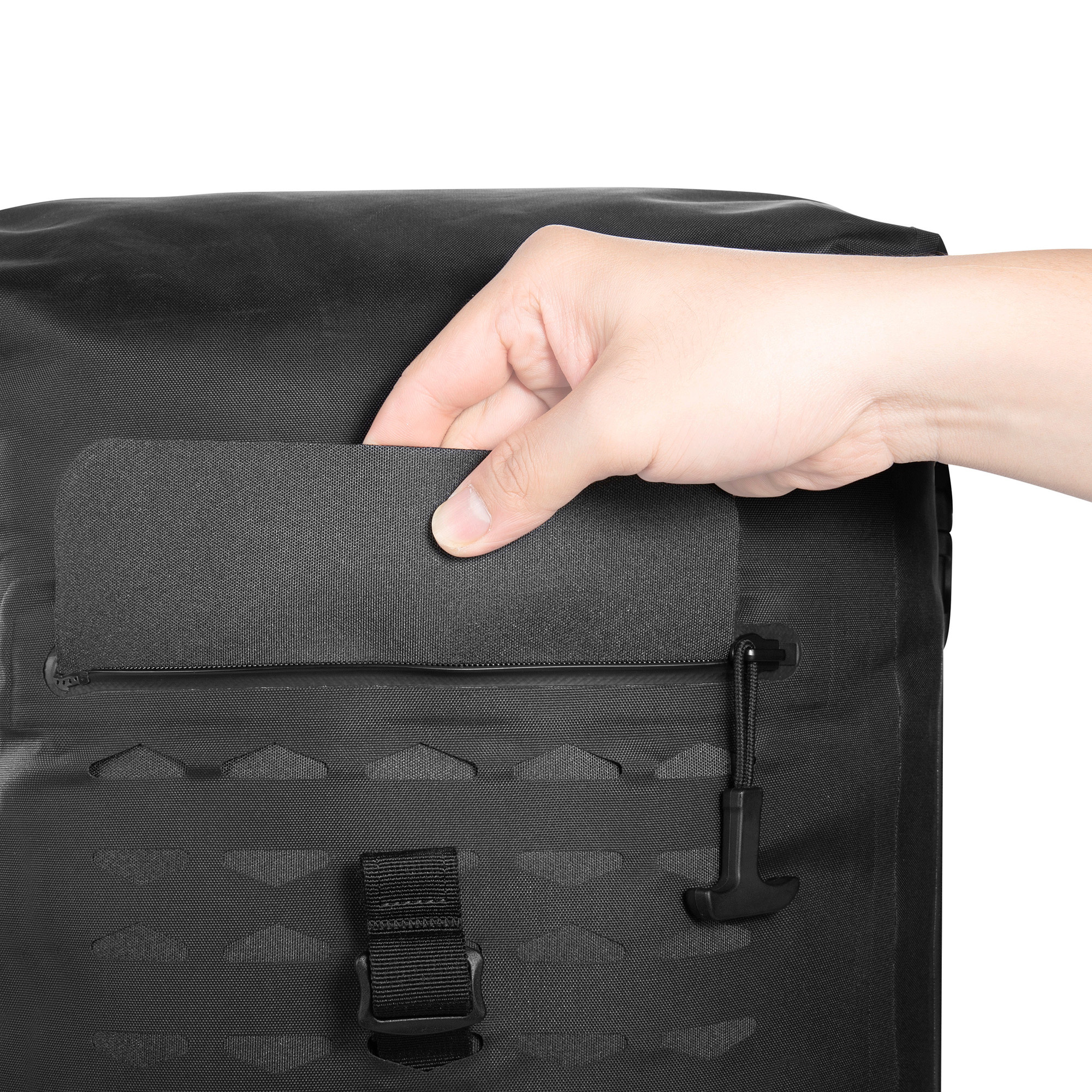 Tasche, Tatonka Commuter Rolltop 30 WP black schwarz Tagesrucksäcke - Detailansicht