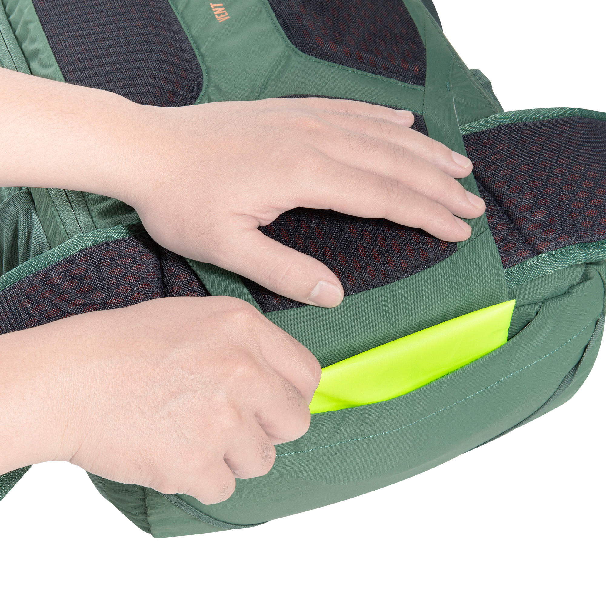 Finger, Person, Kleidung, Weste, Rettungsweste, Tatonka Norix 31 Women sage green grün Trekkingrucksäcke - Detailansicht