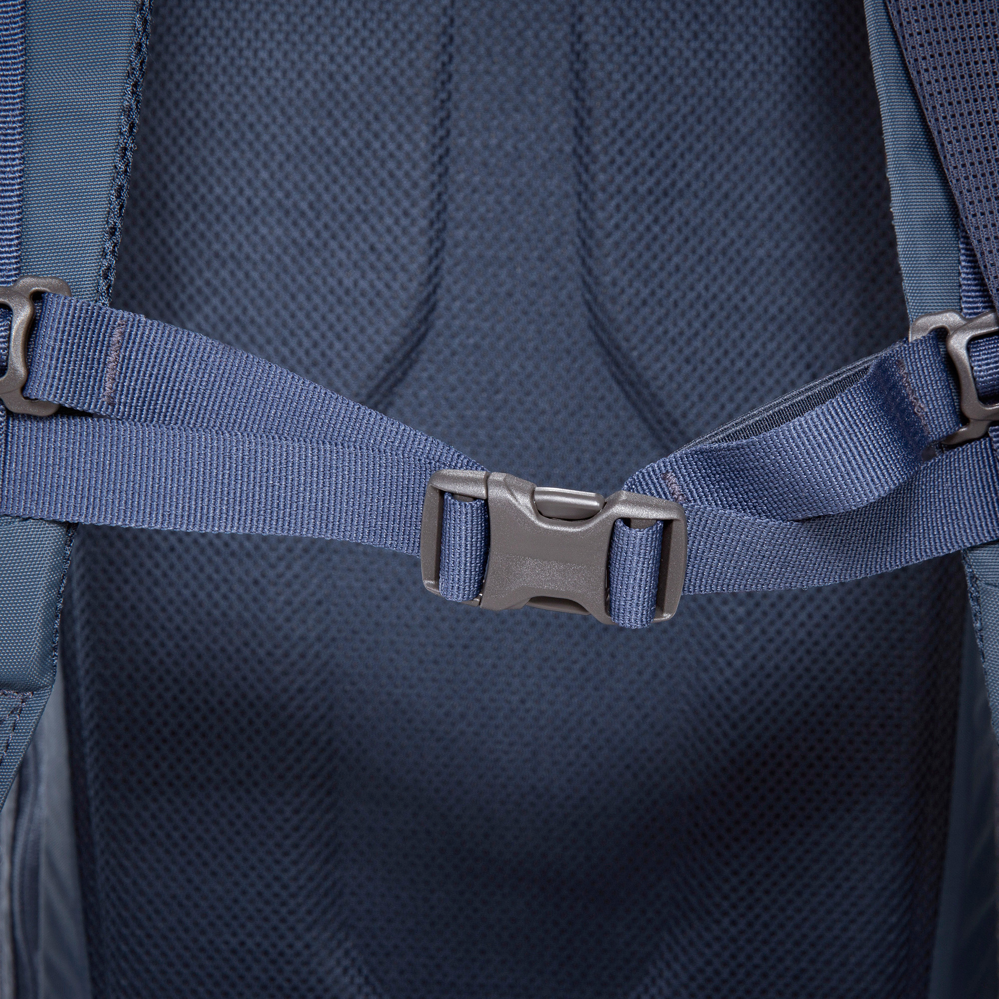 Rucksack, Schultergurte, Schnalle, Mesh-Gewebe, Rückenpolster, Tatonka Traveller Pack 25 navy blue blau Tagesrucksäcke - Detailansicht