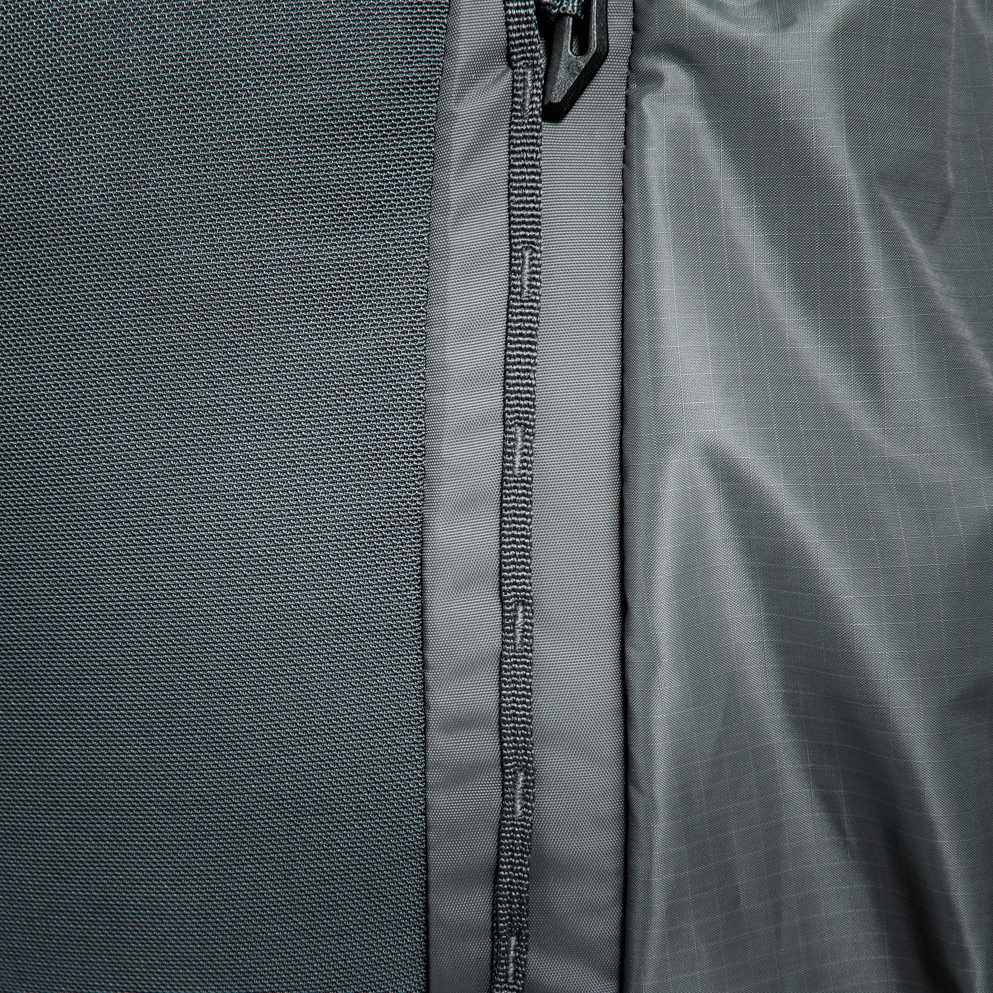Reißverschluss, Nylon, Gewebe, Rucksack, Schulter-/Seitentasche, Tatonka Pyrox Lite 48+10 titan grey grau - Detailansicht