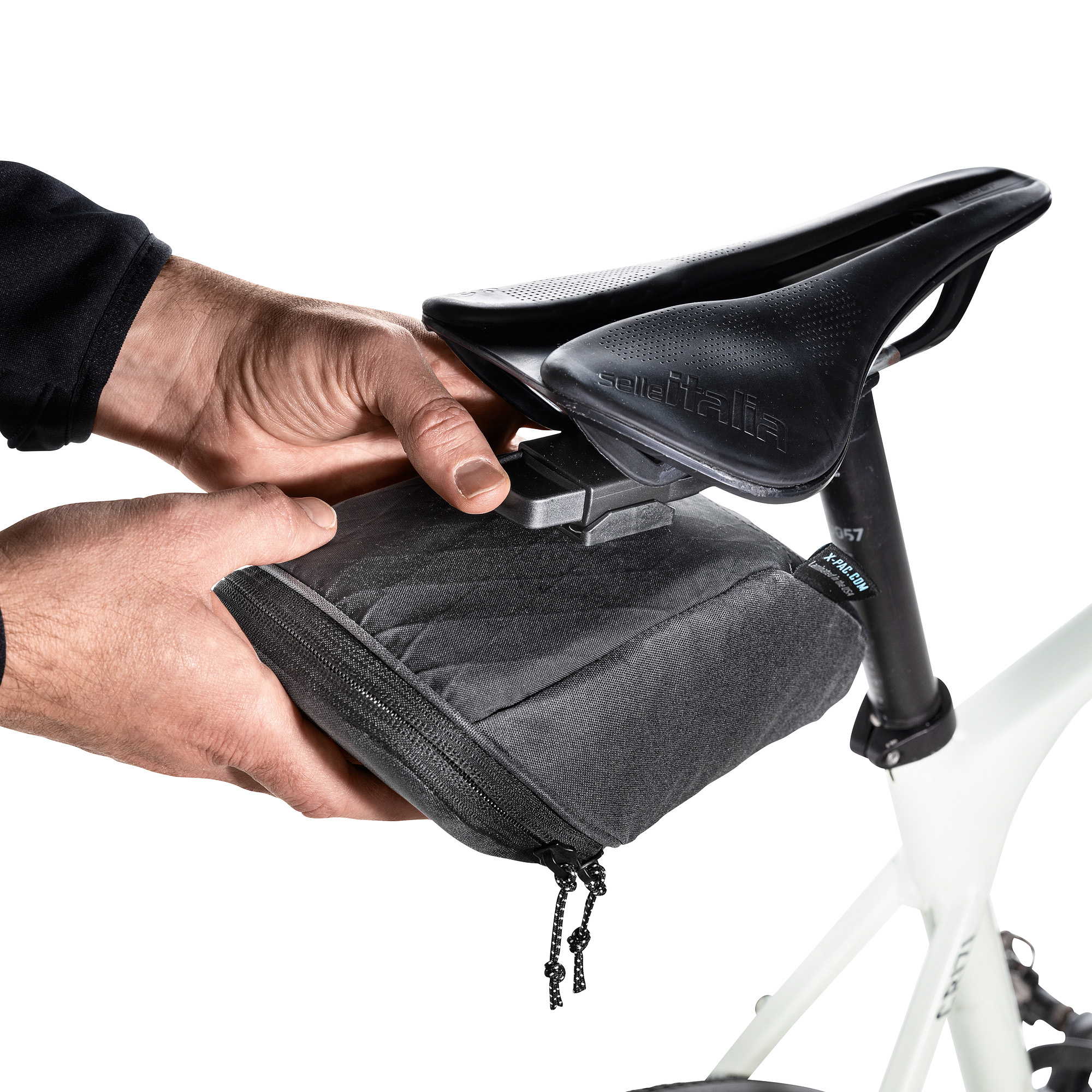 Kissen, Dekoration für Zuhause, Handschuh, Schuh, Finger, Tatonka Bike Saddle Bag S black schwarz - Detailansicht