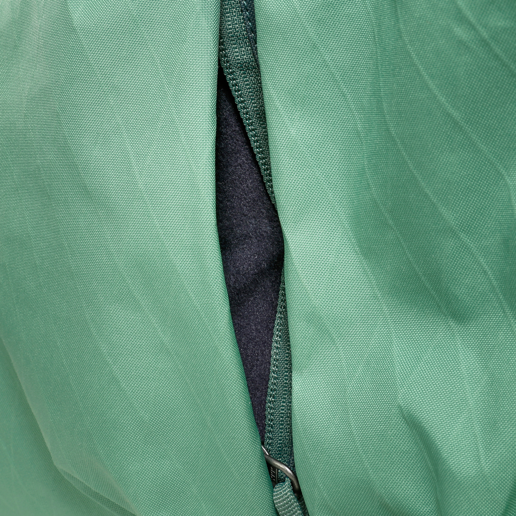 Formelle Kleidung, Krawatte, Kleidung, Mantel, Samt, Tatonka Cross Body Bag XL sage green grün Umhängetaschen - Detailansicht