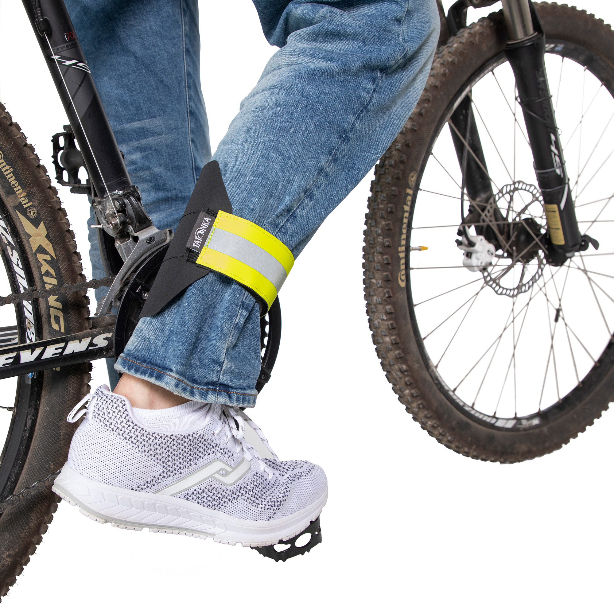Tatonka Pants Protector black schwarz Fahrrad-Zubehör - Detailansicht Schuh, Rad, Sneaker, Sprach, Person, Tatonka Pants Protector black schwarz Fahrrad-Zubehör - Detailansicht