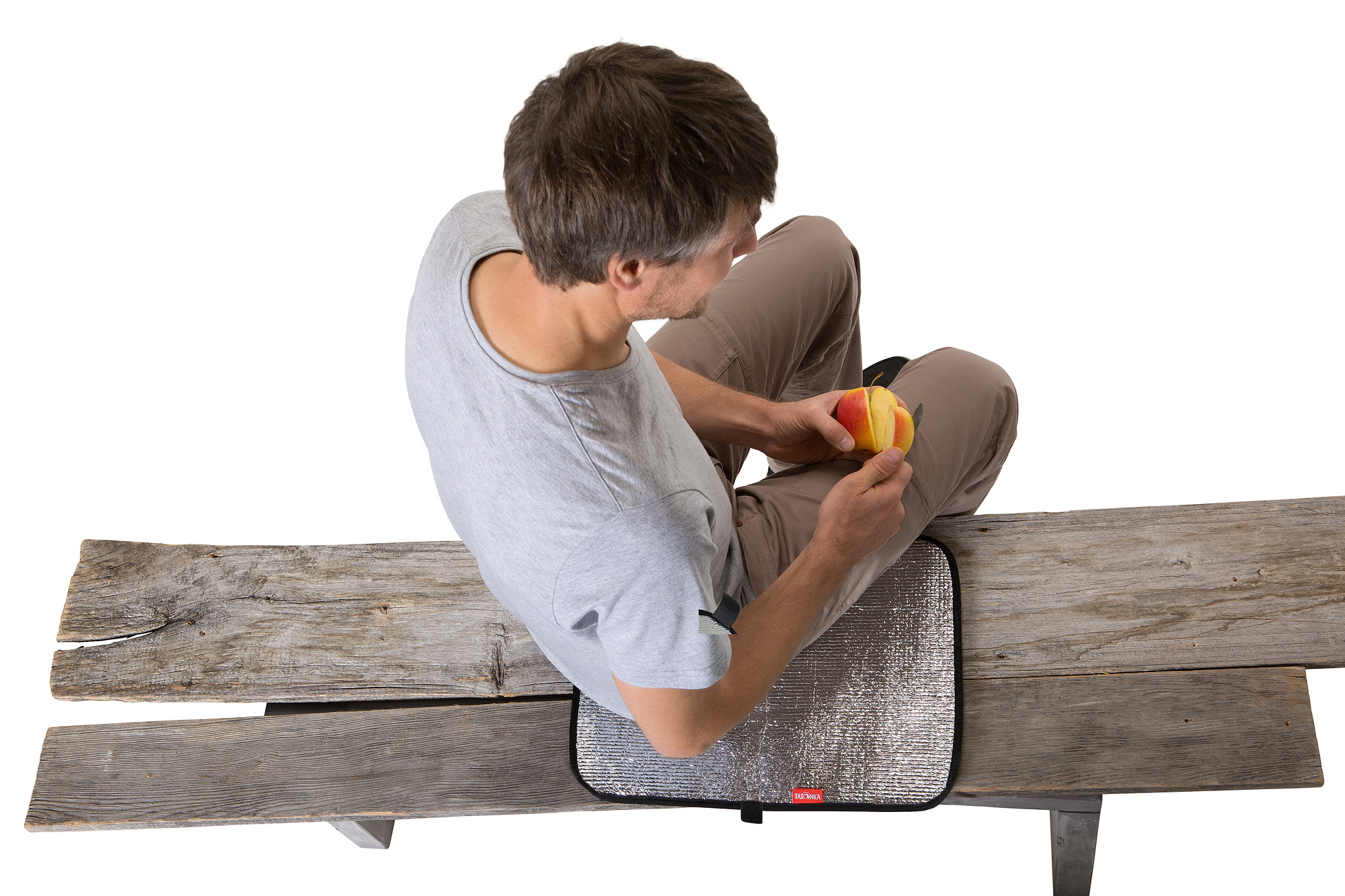 Person, Sitzen, Bank, Mobiliar, Tatonka Alu-Sitzkissen 35 x 45cm silver grau Sonstiges Zubehör - Ansicht frontal-vorne