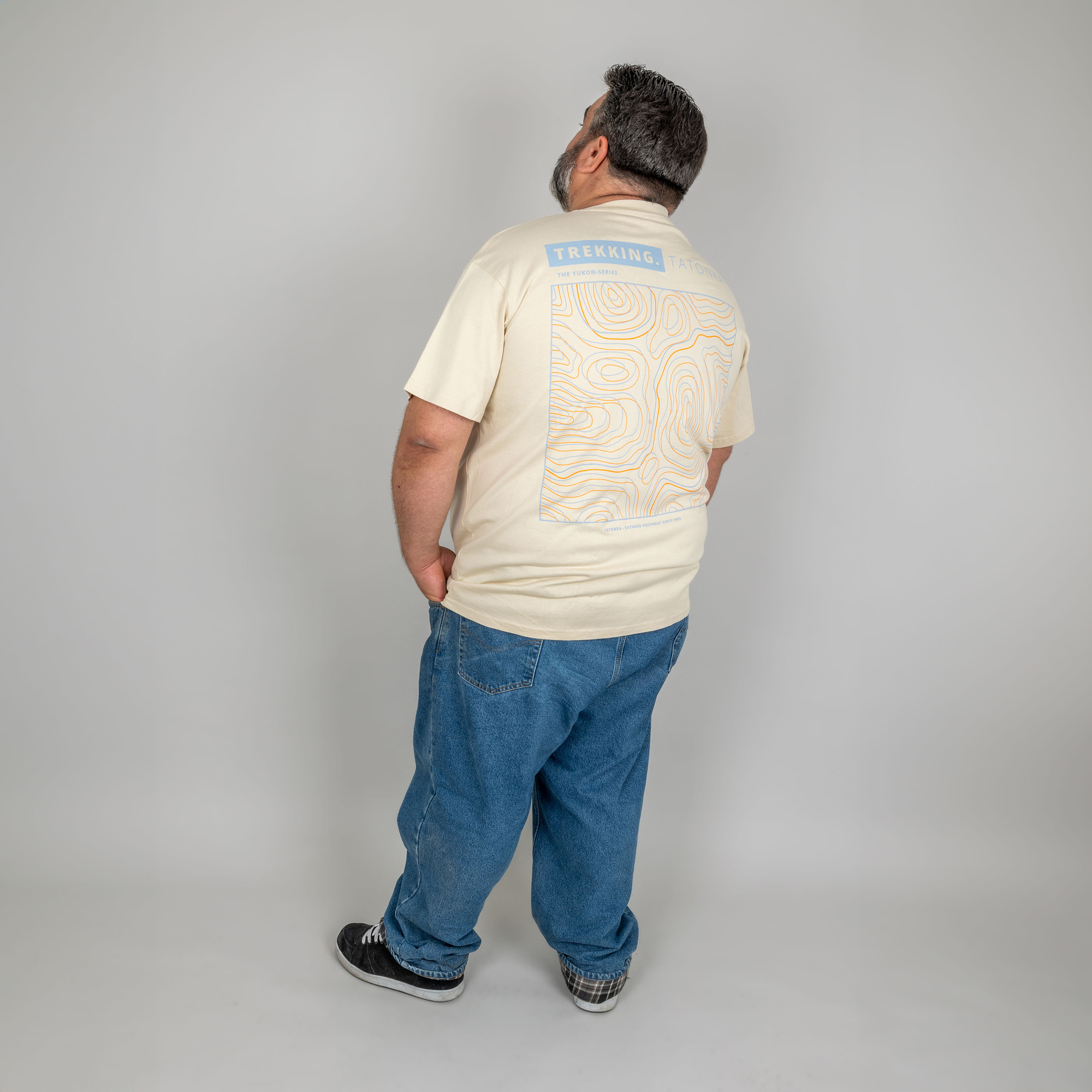 Hosen, T-shirt, Jeanshose, Person, Stehend, Tatonka Tatonka Contour Oversize Shirt M's sand grau T-Shirts - Ansicht frontal-vorne