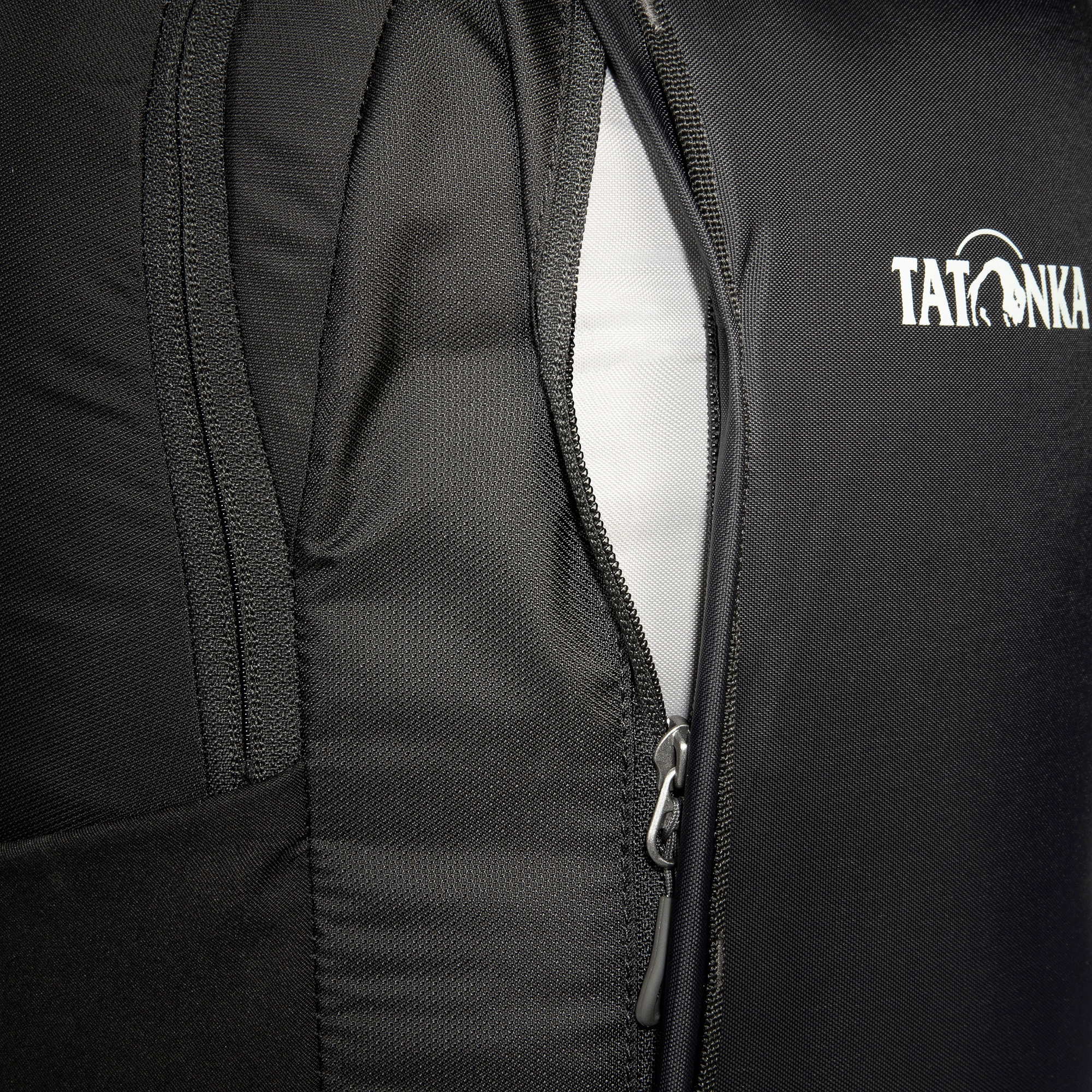 Bekleidung, Mantel, Jacke, Weste, Rettungsweste, Tatonka Server Pack 27 black schwarz Tagesrucksäcke - Detailansicht