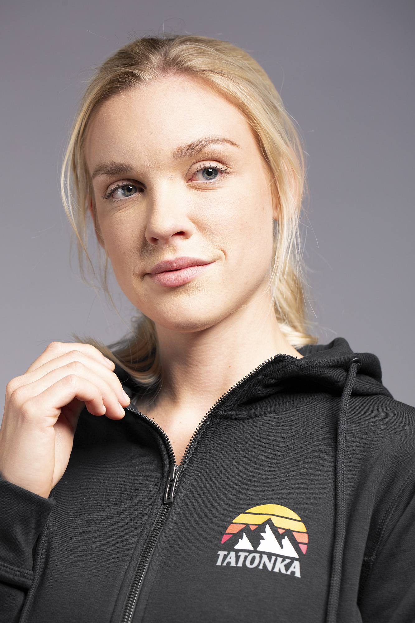 Jacke, Pullover, Sweatshirt, Person, Frau, Tatonka Hoodie Sunrise Women black schwarz Pullover - Ansicht frontal-hinten