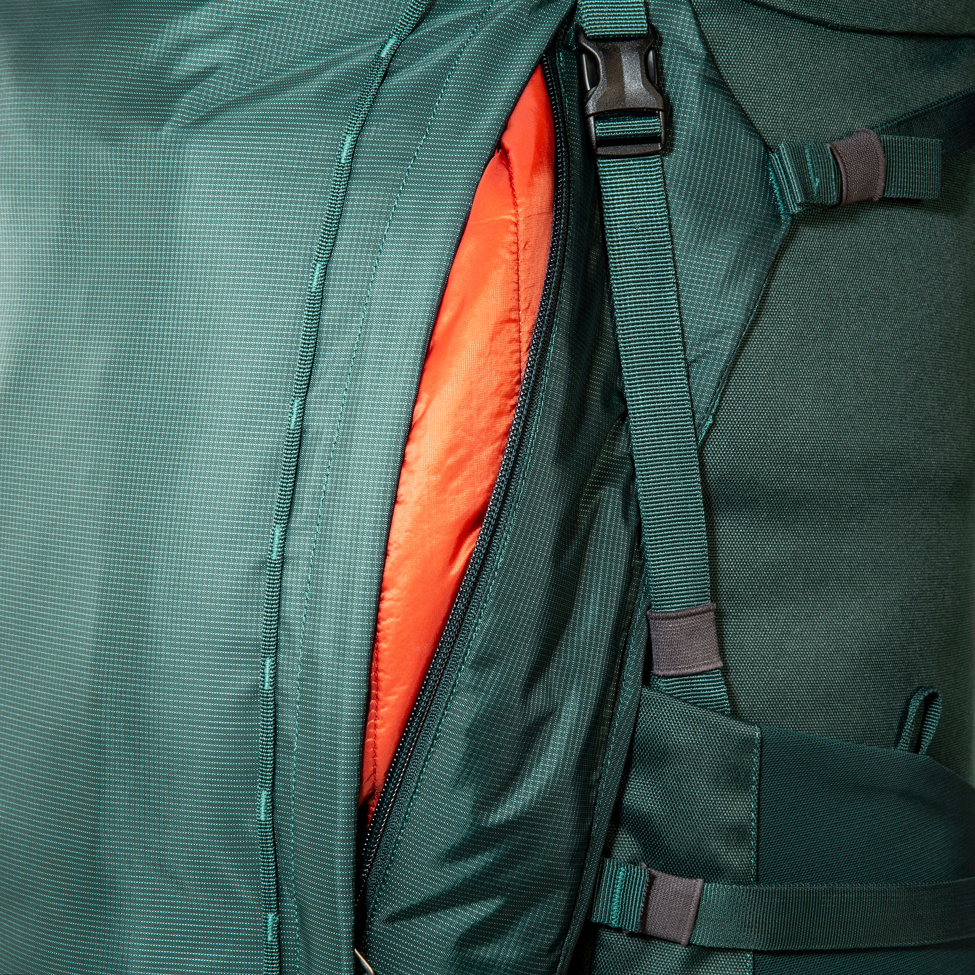 Tasche, Rucksack, Kleidung, Mantel, Jacke, Tatonka Yukon 70+10 jasper grün Trekkingrucksäcke - Detailansicht