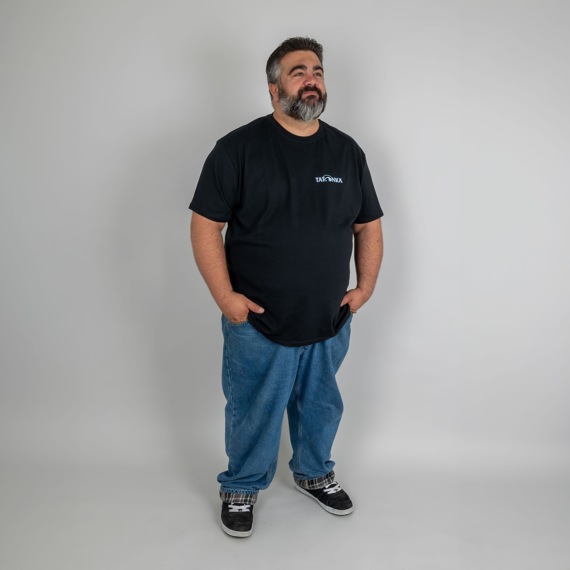 Hosen, Person, Stehend, T-shirt, Schuh, Tatonka Tatonka Contour Oversize Shirt M's black schwarz T-Shirts - Ansicht seitlich-vorne