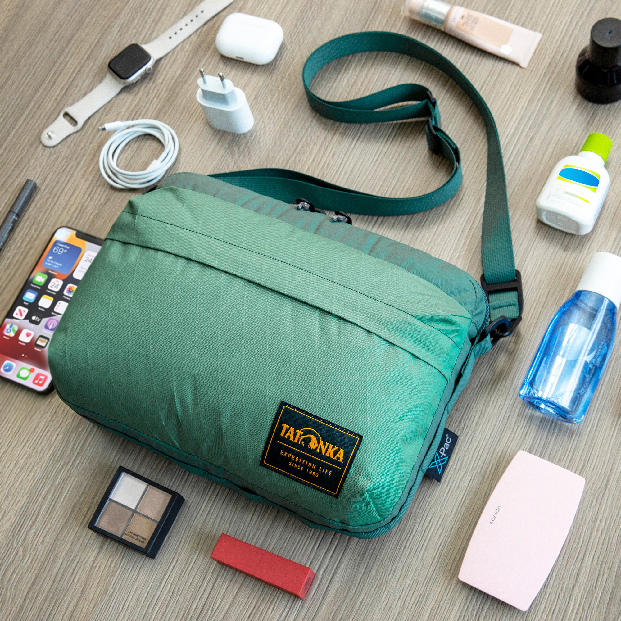 Zubehor, Tasche, Handtasche, Handy, Geldbörse, Tatonka Cross Body Bag L sage green grün Umhängetaschen - Detailansicht