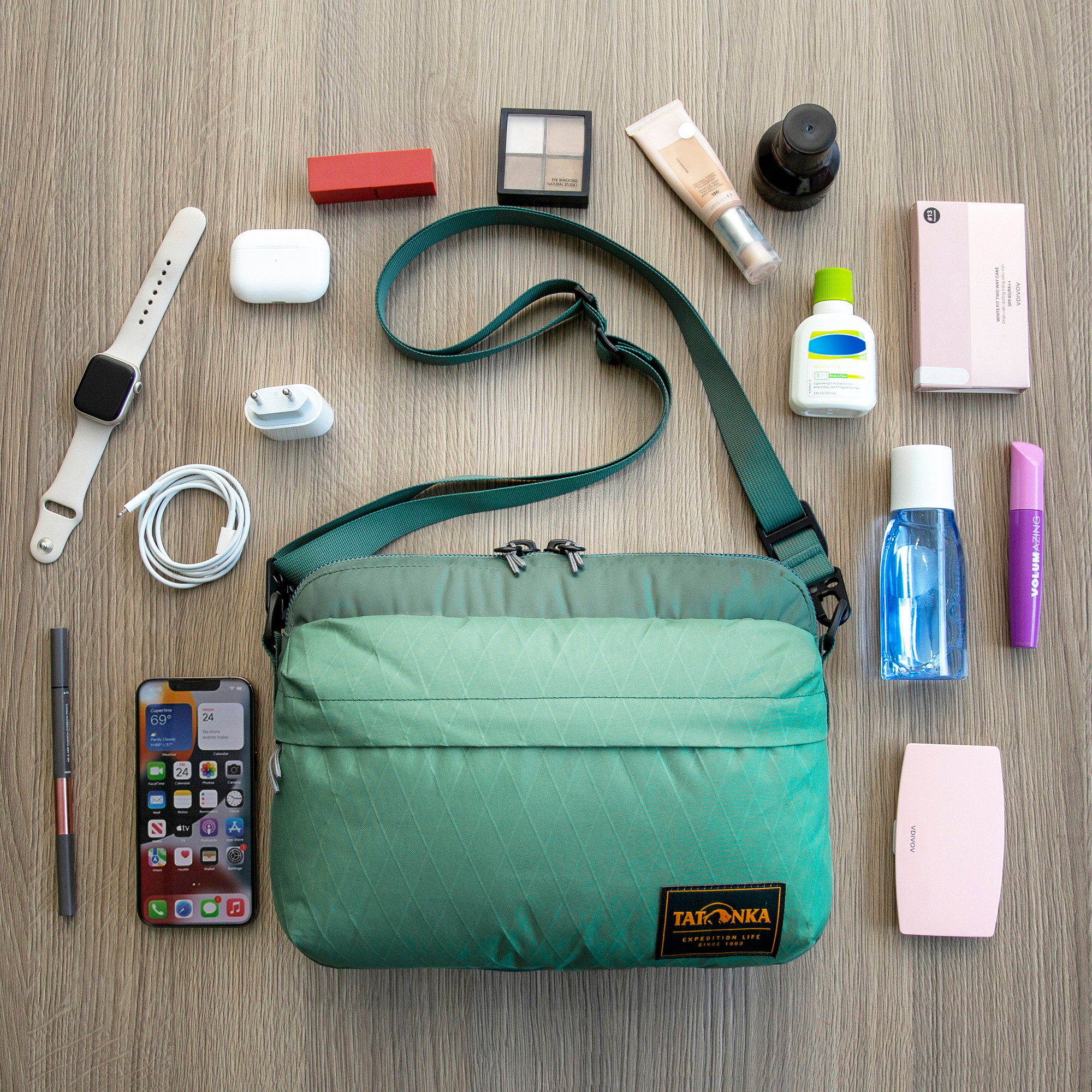 Tasche, Handtasche, Handy, Telefon, Geldbörse, Tatonka Cross Body Bag L sage green grün Umhängetaschen - Detailansicht